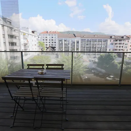 L'urbain Annecien Terrasse Et Double Garage Apartamento *