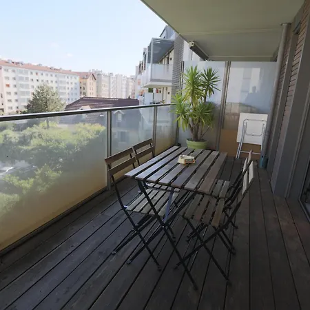 L'urbain Annecien Terrasse Et Double Garage *