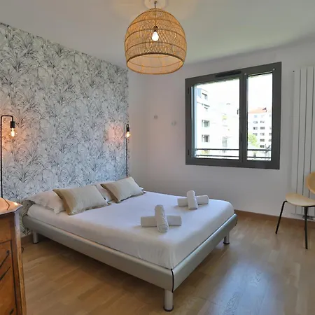 Apartamento L'urbain Annecien Terrasse Et Double Garage